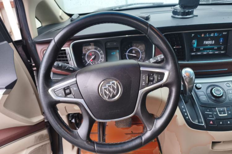 Used Buick GL8 2018 28T Luxury Model China VI Standard Steering Wheel