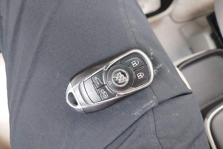 Used Buick GL8 2018 28T Avenir Avia China VI Standard Vehicle Key