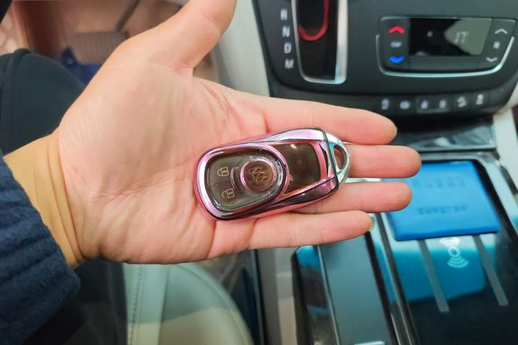Used Buick GL8 2018 ES 28T Comfort Model China VI Standard Vehicle Key