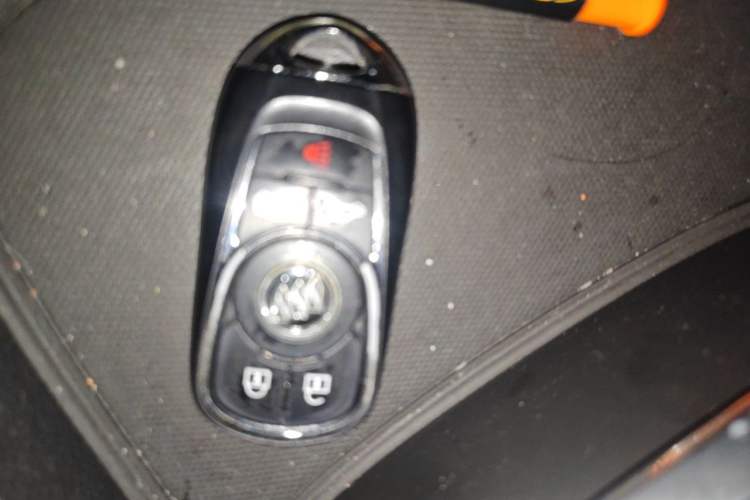 Used Buick GL8 2018 28T Avenir Avia China VI Standard Vehicle Key
