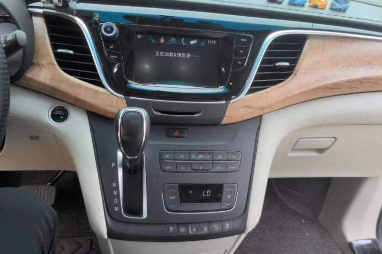 Used Buick GL8 2018 ES 28T Comfort Model China VI Standard Audio And AC Panel