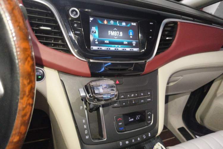 Used Buick GL8 2018 ES 28T Comfort Model China VI Standard Audio And AC Panel
