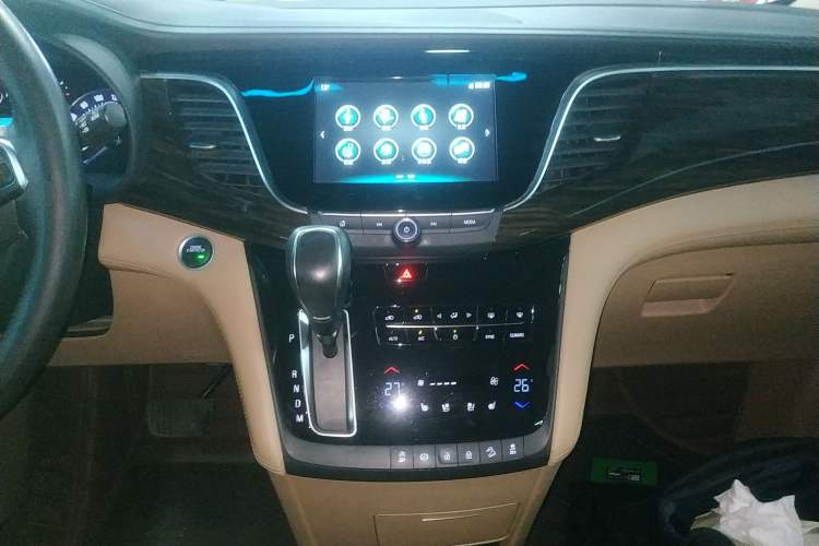 Used Buick GL8 2018 ES 28T Flagship Model China VI Standard Audio And AC Panel