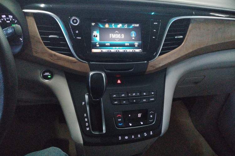 Used Buick GL8 2018 ES 28T Comfort Model China VI Standard Audio And AC Panel