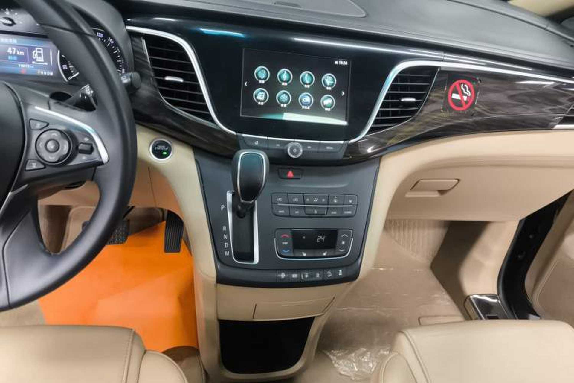 Used Buick GL8 2018 ES 28T Premium Model China VI Standard Audio And AC Panel