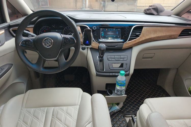 Used Buick GL8 2018 ES 28T Comfort Model China VI Standard Center Console