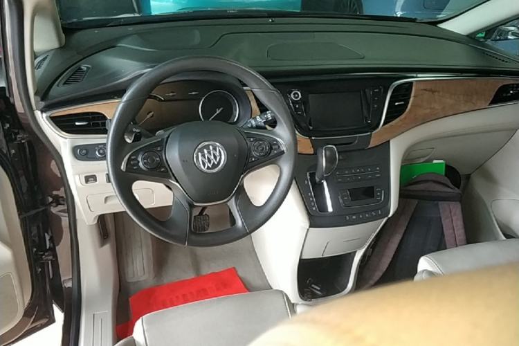 Used Buick GL8 2018 ES 28T Comfort Model China VI Standard Center Console