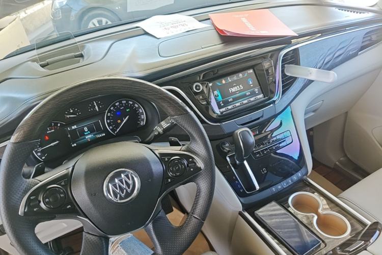 Used Buick GL8 2018 ES 28T Comfort Model China VI Standard Center Console