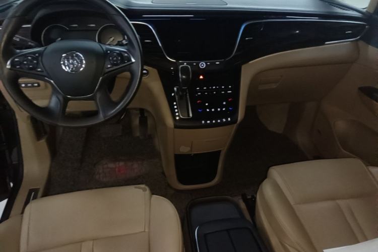 Used Buick GL8 2018 ES 28T Flagship Model China VI Standard Center Console