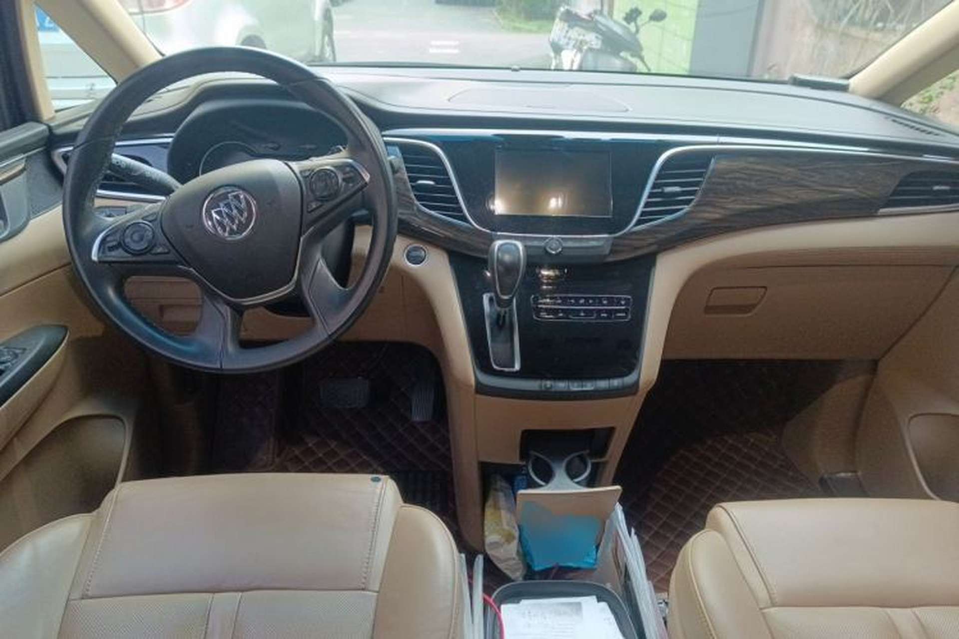 Used Buick GL8 2018 ES 28T Luxury Model China VI Standard Center Console