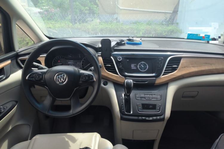 Used Buick GL8 2018 ES 28T Comfort Model China VI Standard Center Console