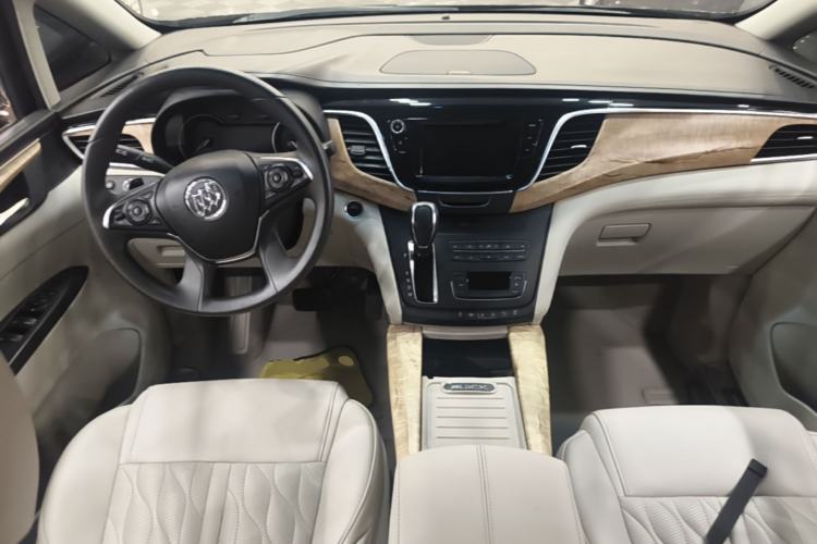 Used Buick GL8 2018 ES 28T Comfort Model China VI Standard Center Console