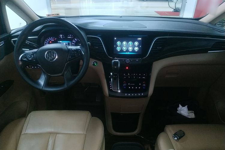 Used Buick GL8 2018 ES 28T Flagship Model China VI Standard Center Console