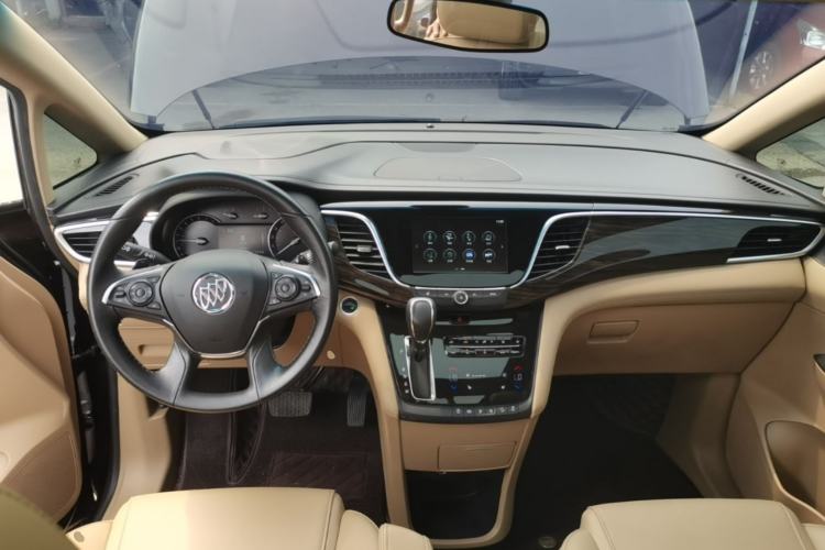 Used Buick GL8 2018 ES 28T Luxury Model China VI Standard Center Console