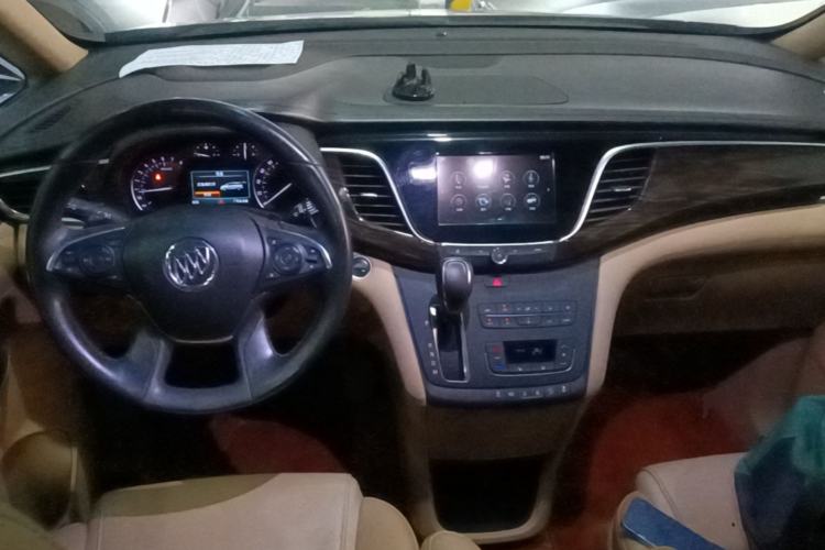 Used Buick GL8 2018 ES 28T Premium Model China VI Standard Center Console