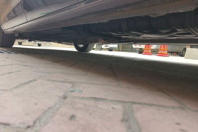 Used Buick GL8 2018 ES 28T Comfort Model China VI Standard Chassis Front Right