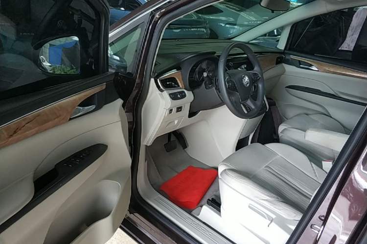 Used Buick GL8 2018 ES 28T Comfort Model China VI Standard Driver Seat