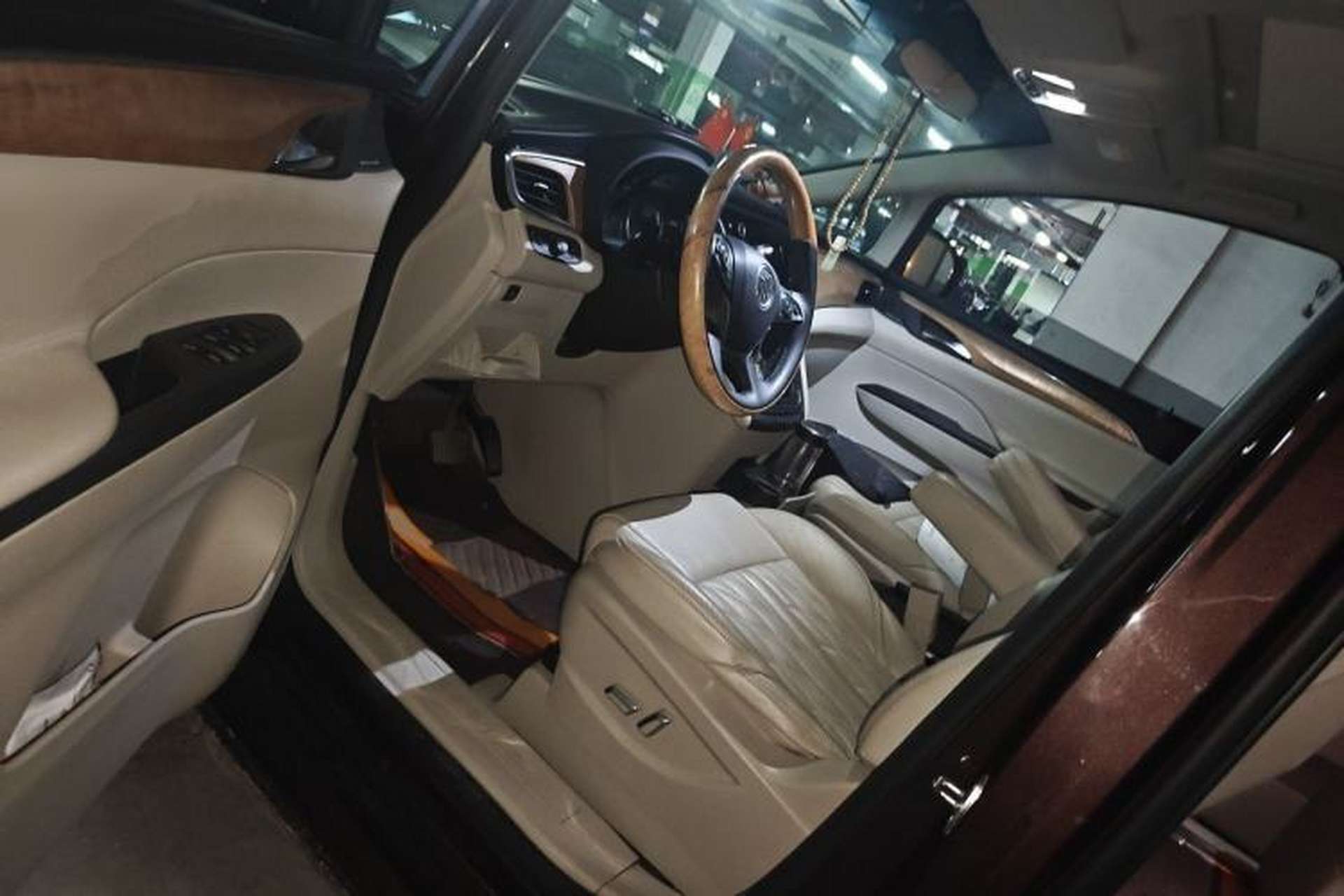 Used Buick GL8 2018 ES 28T Comfort Model China VI Standard Driver Seat