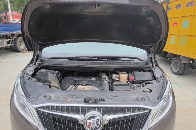 Used Buick GL8 2018 ES 28T Comfort Model China VI Standard Engine Bay