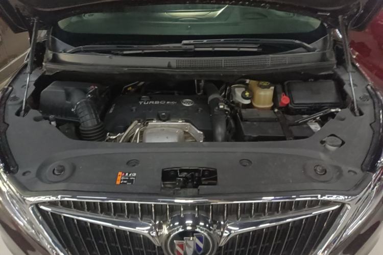 Used Buick GL8 2018 ES 28T Flagship Model China VI Standard Engine Bay