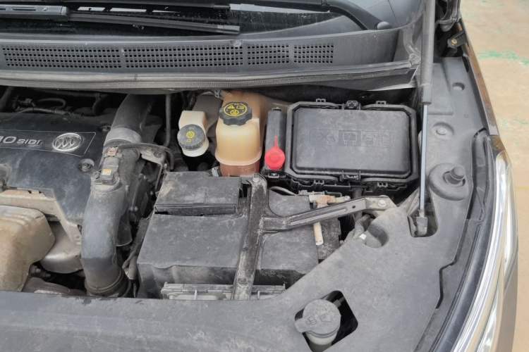 Used Buick GL8 2018 ES 28T Comfort Model China VI Standard Engine Bay Left