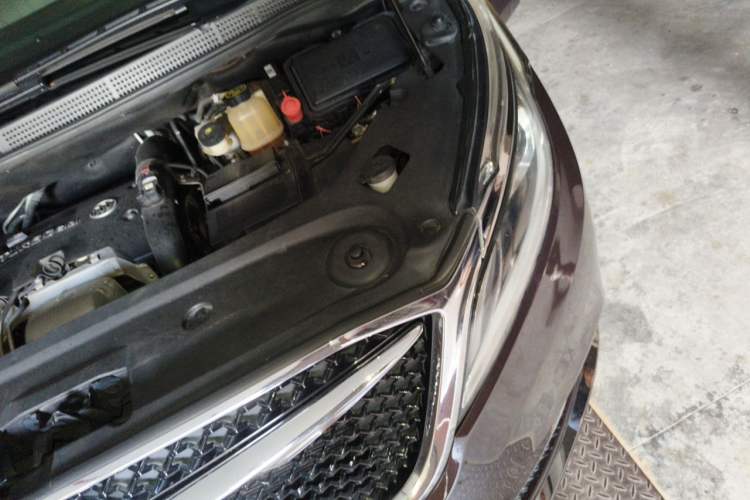 Used Buick GL8 2018 ES 28T Comfort Model China VI Standard Engine Bay Left
