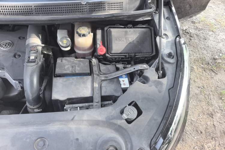 Used Buick GL8 2018 ES 28T Luxury Model China VI Standard Engine Bay Left