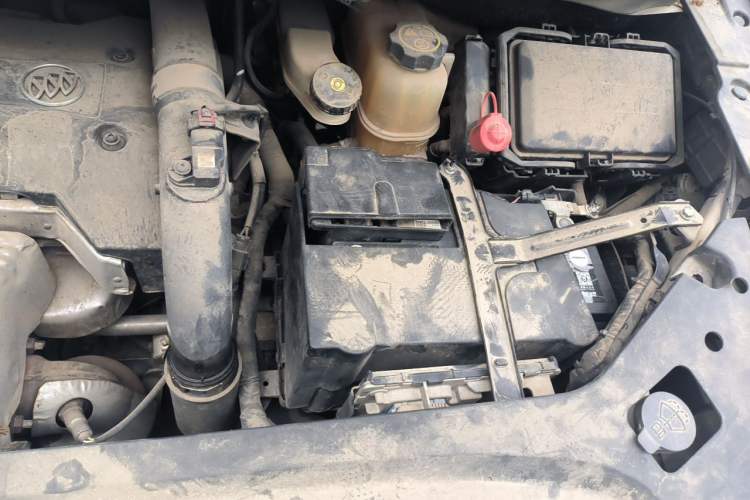 Used Buick GL8 2018 ES 28T Comfort Model China VI Standard Engine Bay Left