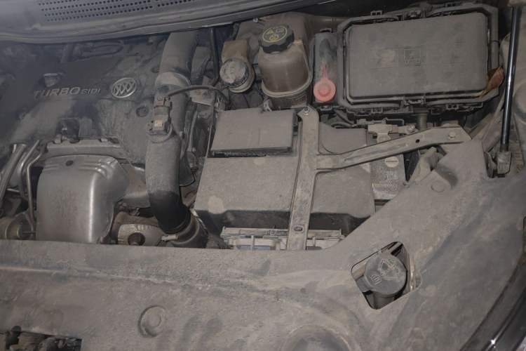 Used Buick GL8 2018 ES 28T Flagship Model China VI Standard Engine Bay Left