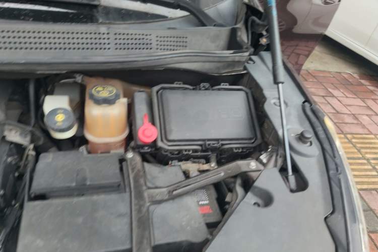 Used Buick GL8 2018 ES 28T Comfort Model China VI Standard Engine Bay Left