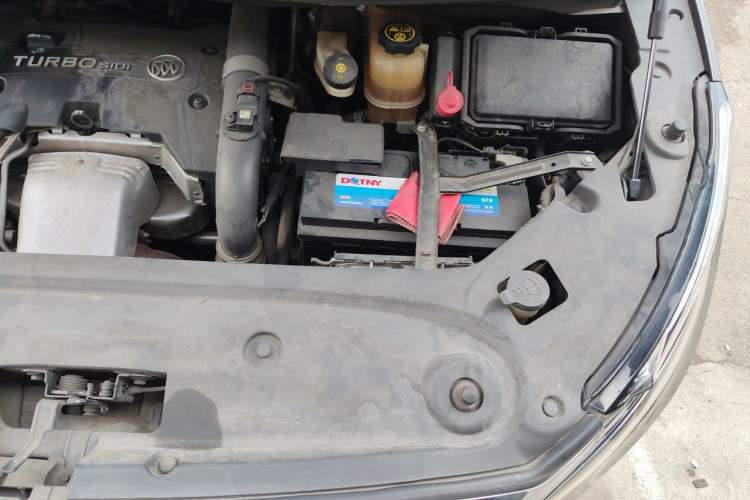 Used Buick GL8 2018 ES 28T Comfort Model China VI Standard Engine Bay Left