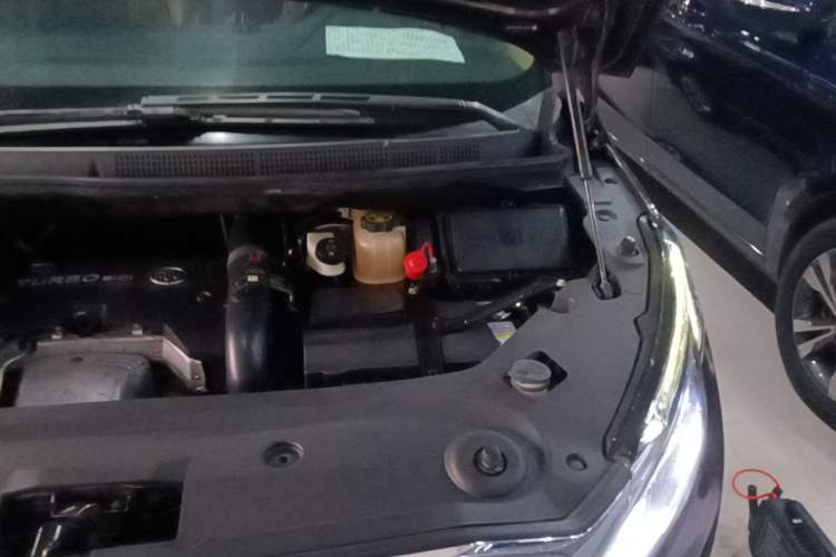Used Buick GL8 2018 ES 28T Premium Model China VI Standard Engine Bay Left