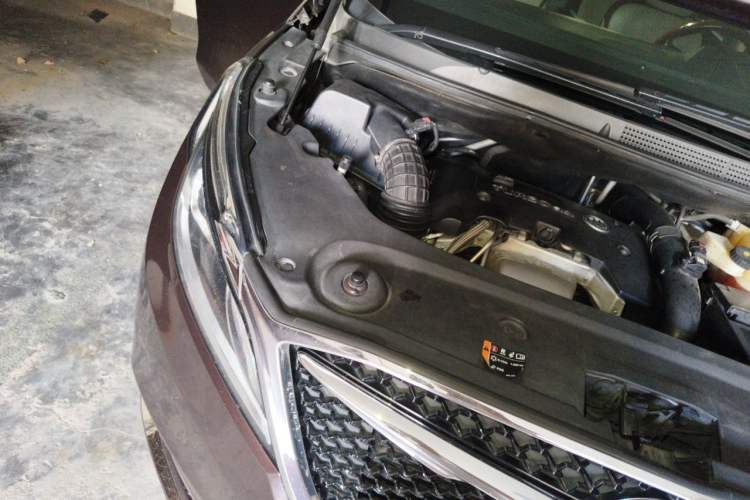 Used Buick GL8 2018 ES 28T Comfort Model China VI Standard Engine Bay Right