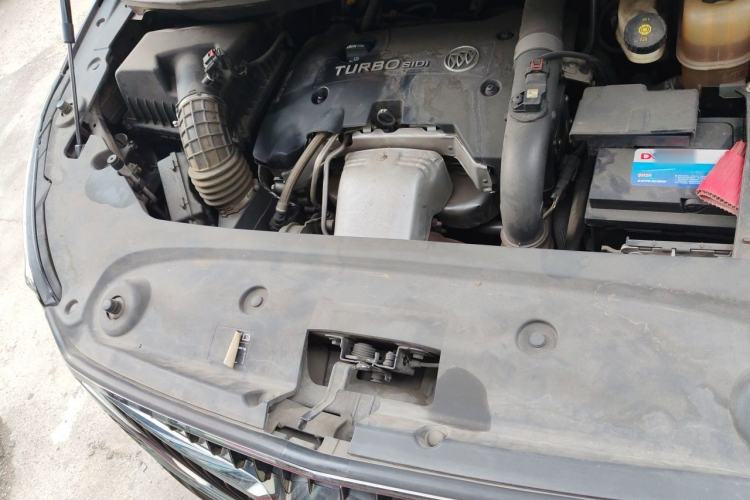 Used Buick GL8 2018 ES 28T Comfort Model China VI Standard Engine Bay Right