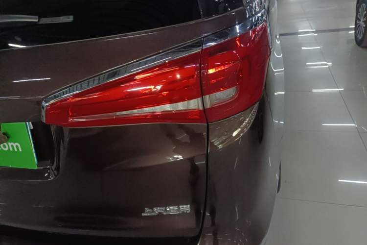 Used Buick GL8 2018 ES 28T Flagship Model China VI Standard Exterior 3