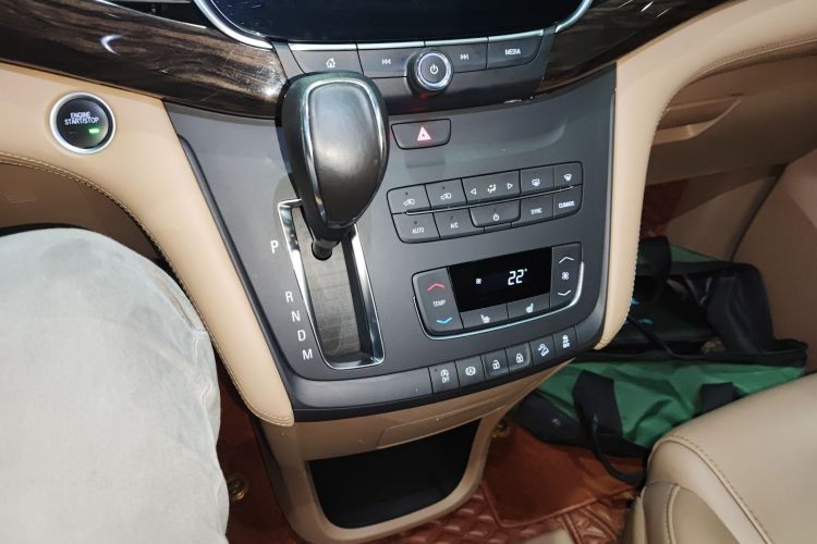 Used Buick GL8 2018 ES 28T Premium Model China VI Standard Gear Lever