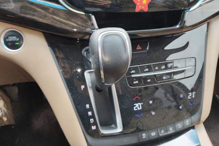 Used Buick GL8 2018 ES 28T Luxury Model China VI Standard Gear Lever