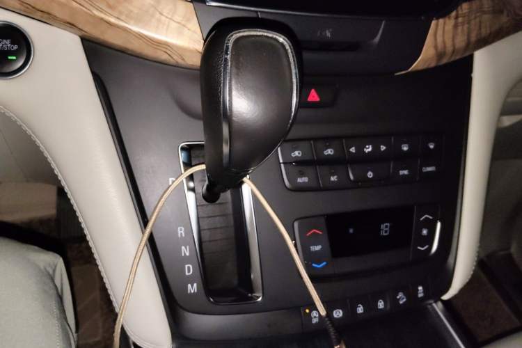 Used Buick GL8 2018 ES 28T Comfort Model China VI Standard Gear Lever
