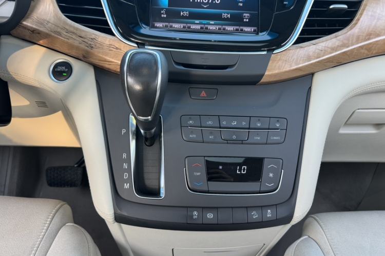 Used Buick GL8 2018 ES 28T Comfort Model China VI Standard Gear Lever