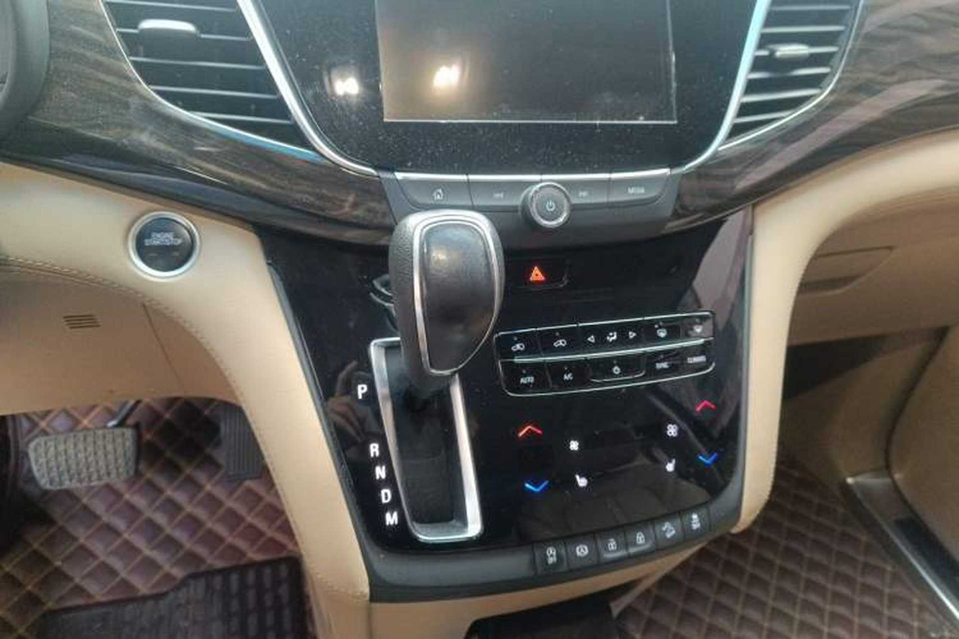 Used Buick GL8 2018 ES 28T Luxury Model China VI Standard Gear Lever