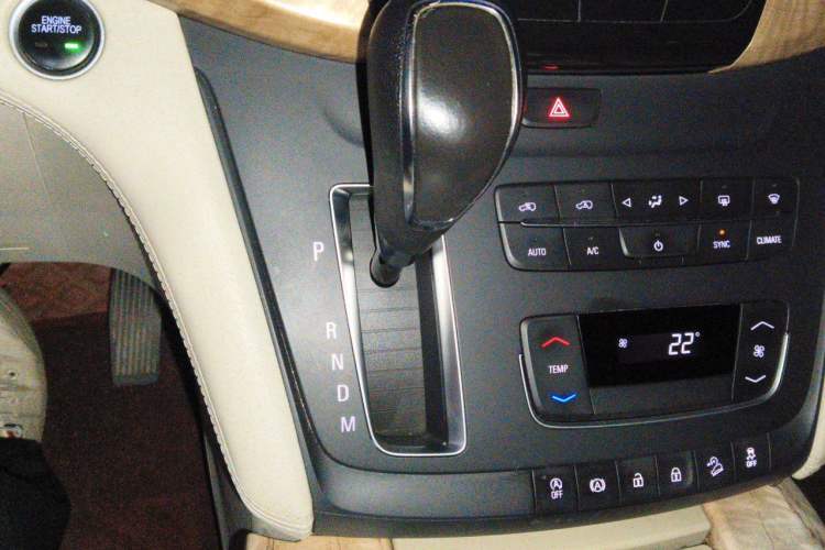 Used Buick GL8 2018 ES 28T Comfort Model China VI Standard Gear Lever
