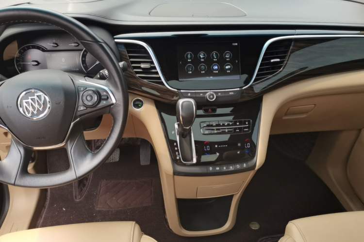 Used Buick GL8 2018 ES 28T Luxury Model China VI Standard Gear Lever