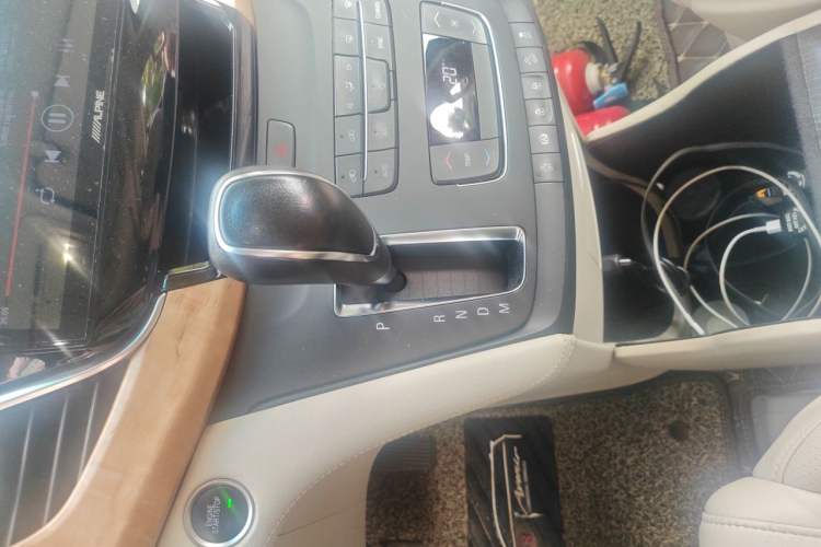 Used Buick GL8 2018 ES 28T Comfort Model China VI Standard Gear Lever