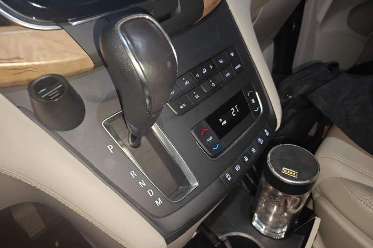 Used Buick GL8 2018 ES 28T Comfort Model China VI Standard Gear Lever