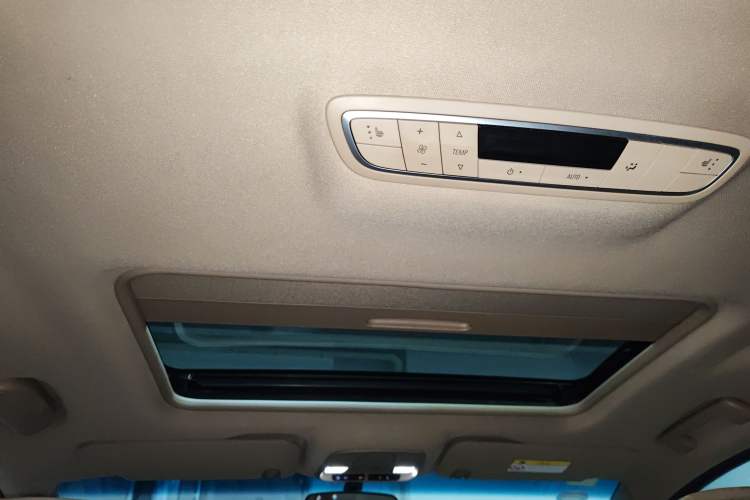Used Buick GL8 2018 ES 28T Premium Model China VI Standard Headliner