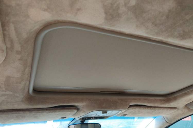 Used Buick GL8 2018 ES 28T Luxury Model China VI Standard Headliner