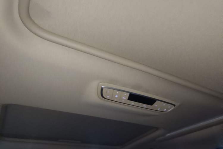 Used Buick GL8 2018 ES 28T Flagship Model China VI Standard Headliner
