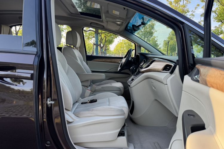 Used Buick GL8 2018 ES 28T Comfort Model China VI Standard Interior 10