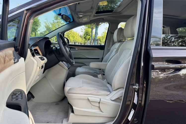 Used Buick GL8 2018 ES 28T Comfort Model China VI Standard Interior 11