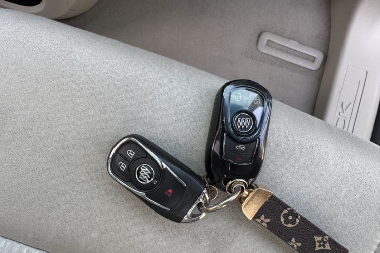 Used Buick GL8 2018 ES 28T Comfort Model China VI Standard Interior 2